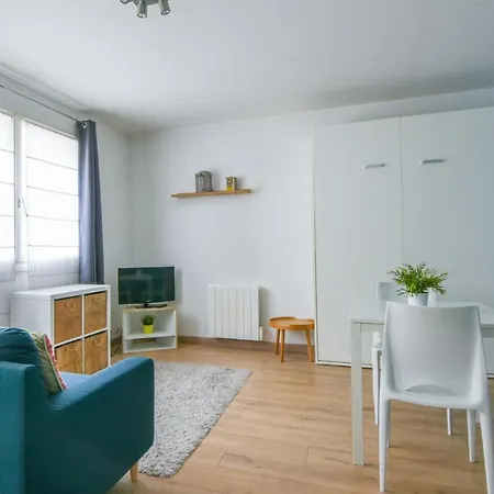 아파트 Studio Between The Stations And The Opera In - Welkeys 릴