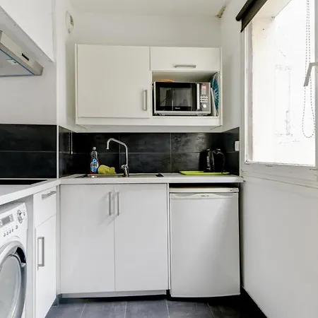 아파트 Studio Between The Stations And The Opera In - Welkeys 릴